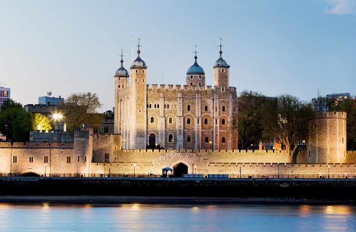  the hyde park с артиклем или без